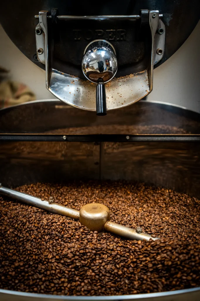 Caffe des Amis - Hinter den Kulissen - Rösterei in Michelstadt - fertig gerösteter Kaffee