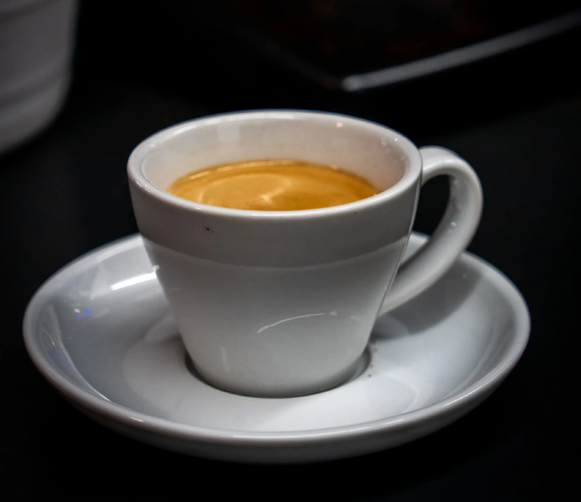 Bilder aus der Caffe des Amis Rösterei - Espressotasse mit frischen Espresso